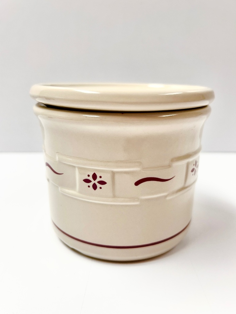 Longaberger Pottery Crock Woven Traditions Red 1 Pint 3.5" Tall With Lid